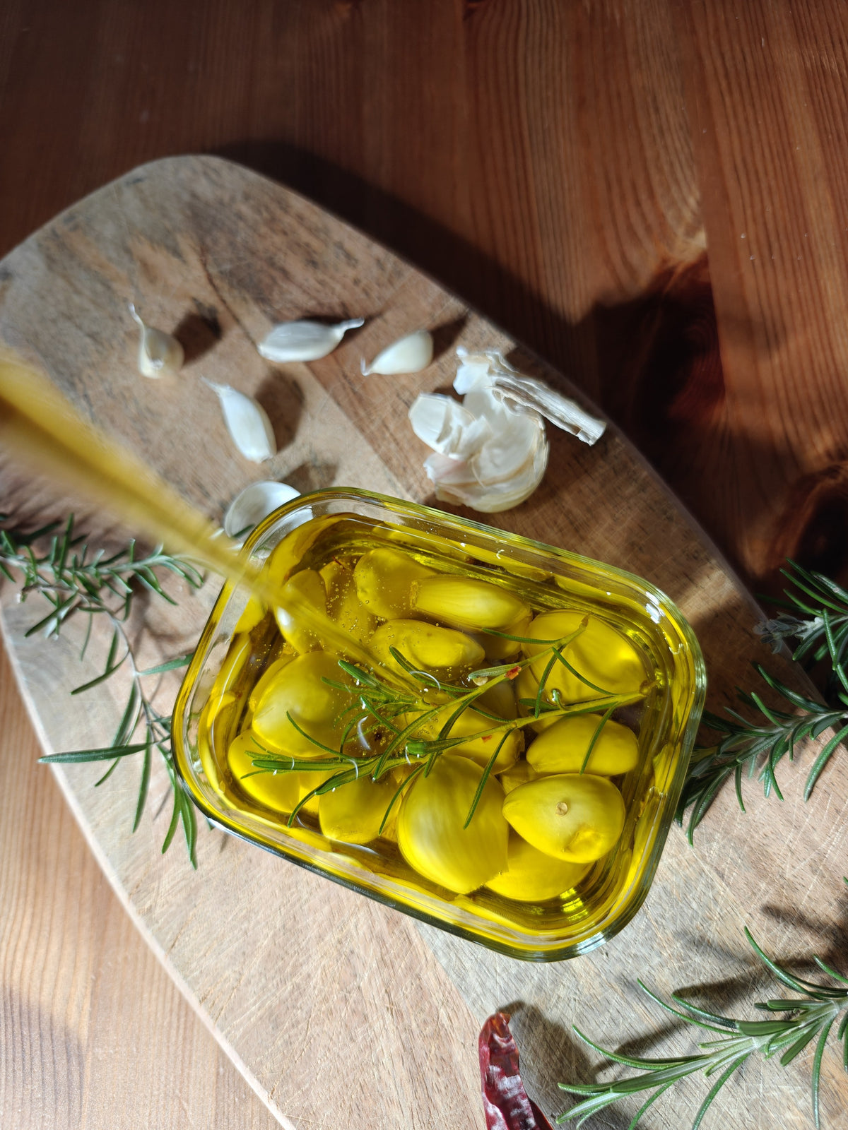 Knoblauch-Confit mit Rosmarin – cremig und aromatisch